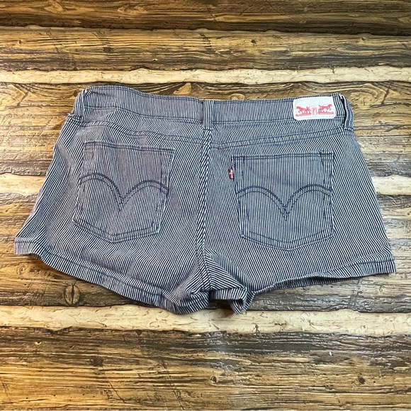 Levi’s women’s jean shorts blue striped 9 - Picture 4 of 11